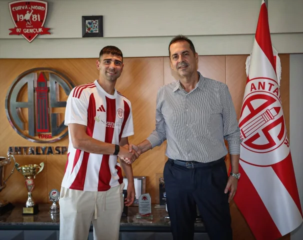 Antalyaspor'da Yeni Dönem: Lautaro Giannetti Transfer Edildi