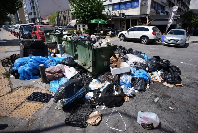 İzmir'in Çöp Sorunu Büyüyor: Tepkiler Artıyor