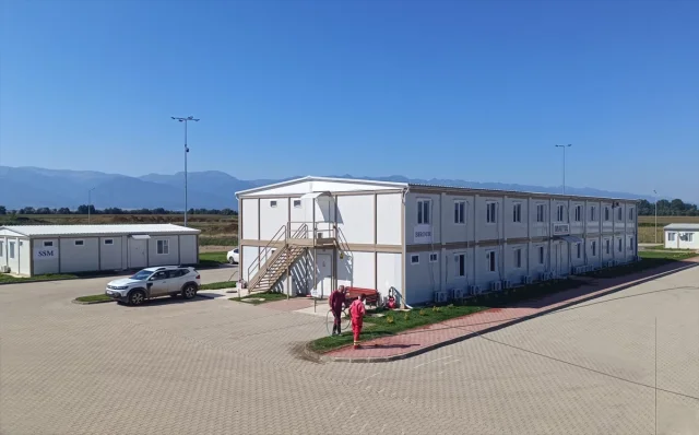 Karmod, Romanya'daki Büyük Otoyol Projesinde Konteyner Şanti...