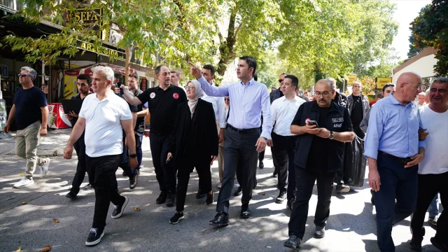 Bakan Kurum, Sındırgı'da Deprem Mağdurlarının Yanında