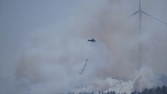 Çanakkale Orman Yangını Söndürülmeye Çalışılıyor