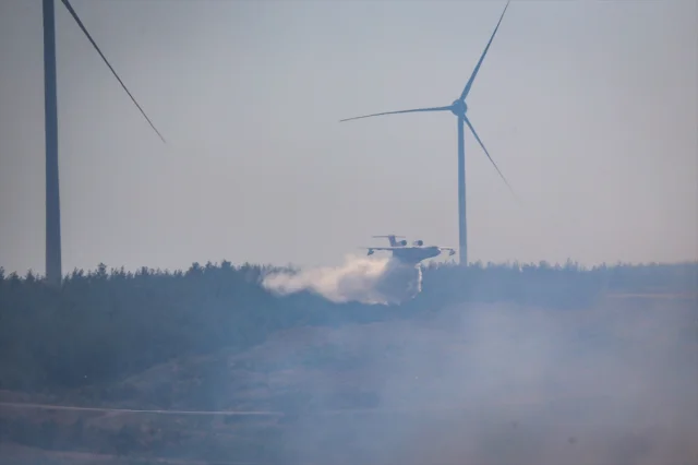 Çanakkale Orman Yangını Söndürülmeye Çalışılıyor