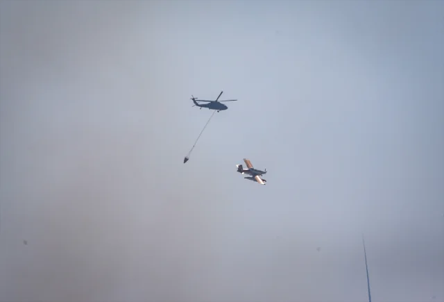 Çanakkale Orman Yangını Söndürülmeye Çalışılıyor