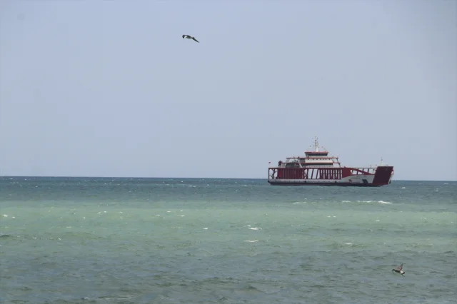 Tekirdağ'da Kuvvetli Poyraz Deniz Ulaşımını Aksatıyor