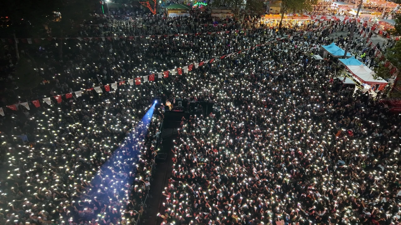 Kahramanmaraş'ta Uluslararası Geleneksel Ağustos Fuarı'na Rekor Ziyaretçi İlgisi
