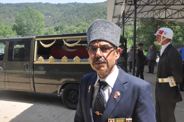 İzmir'de Veda: Kıbrıs Gazisi Hüseyin Suluçay'a Son Görev