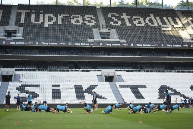 St. Patrick's Heyecanla Beşiktaş Maçını Bekliyor