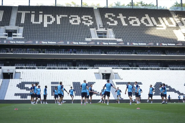 St. Patrick's Heyecanla Beşiktaş Maçını Bekliyor
