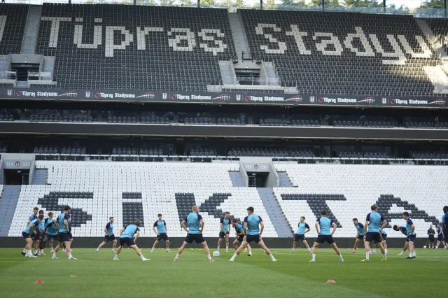 St. Patrick's Heyecanla Beşiktaş Maçını Bekliyor