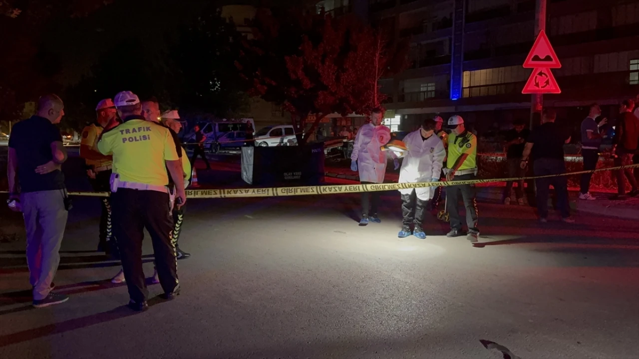 Konya'da Ticari Aracın Çarptığı Yaya Hayatını Kaybetti