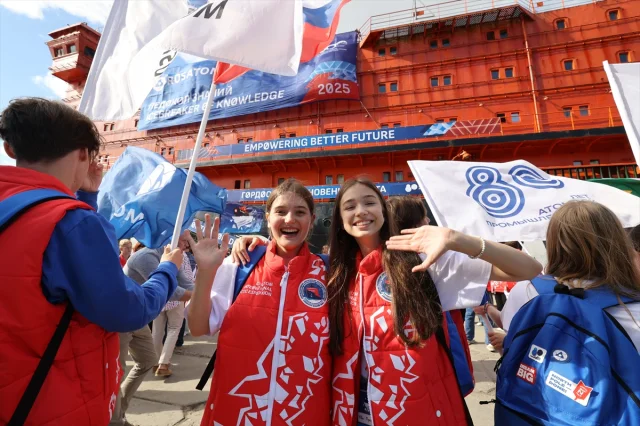 Türkiye'den Katılımla Rosatom'un Bilgi Buzkıranı Seferi Başladı