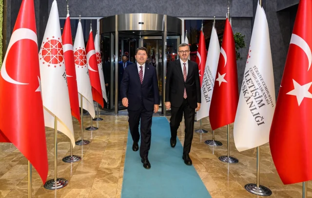 Adalet Bakanı ve İletişim Başkanı Dijitalleşme Üzerine Görüştü