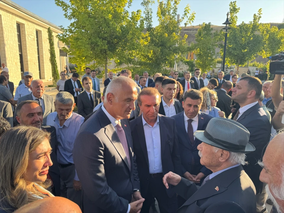 Kültür ve Turizm Bakanı Mehmet Nuri Ersoy Tunceli'de Cemevi Ziyareti Gerçekleştirdi