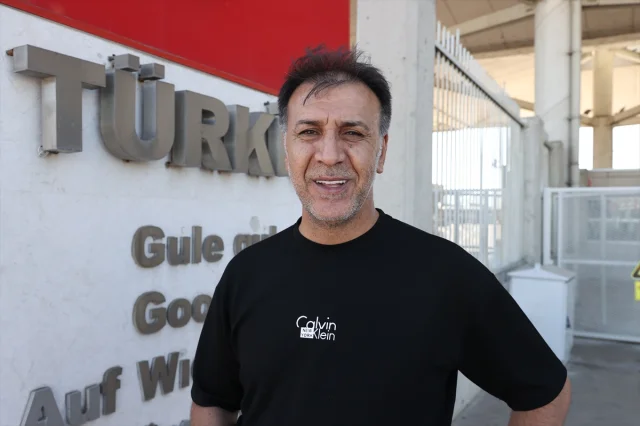Gurbetçiler Kapıkule'den Duygusal Ayrılık Yaşıyor