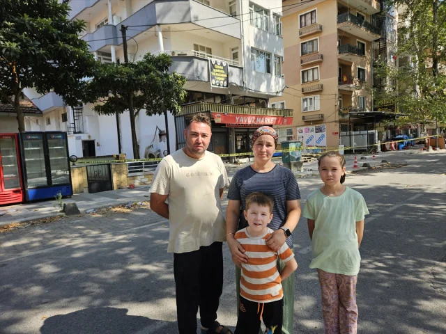 Balıkesir'de Deprem Anında Marketten Kaçış