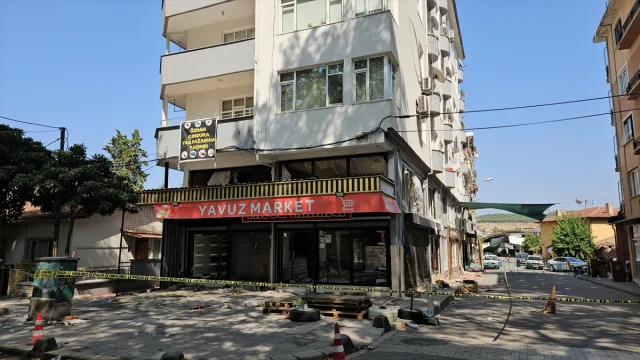 Balıkesir'de Deprem Anında Marketten Kaçış