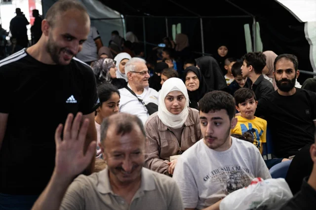 Suriye'ye Dönüş Yolculuğu: Suriyeliler 8 Yıl Sonra Neler Söylüyor?