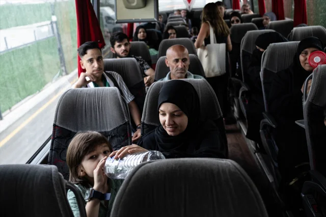 Suriye'ye Dönüş Yolculuğu: Suriyeliler 8 Yıl Sonra Neler Söylüyor?