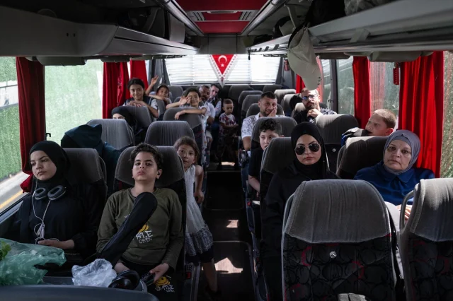 Suriye'ye Dönüş Yolculuğu: Suriyeliler 8 Yıl Sonra Neler Söylüyor?