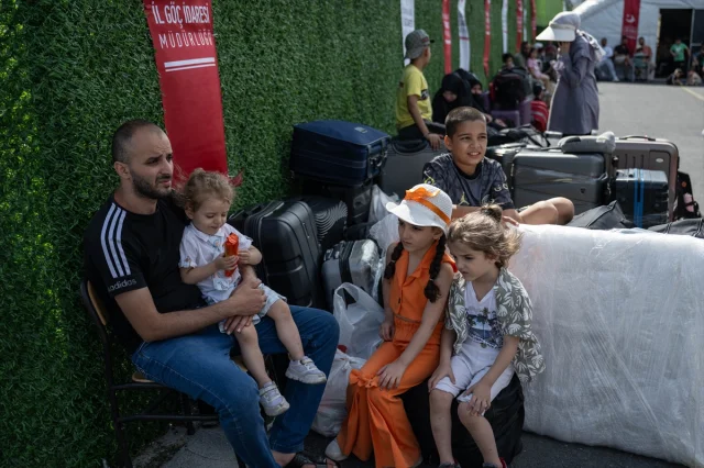 Suriye'ye Dönüş Yolculuğu: Suriyeliler 8 Yıl Sonra Neler Söylüyor?