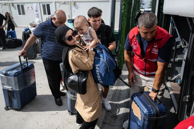 Suriye'ye Dönüş Yolculuğu: Suriyeliler 8 Yıl Sonra Neler Söylüyor?
