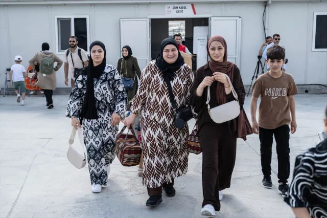 Suriye'ye Dönüş Yolculuğu: Suriyeliler 8 Yıl Sonra Neler Söylüyor?