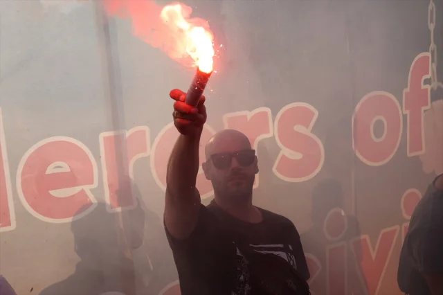 Pire Limanı'nda Gergin Anlar: Filistin Destekçileri İsrail Gemisini Protesto Etti