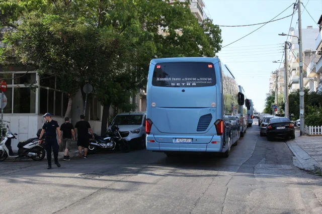 Pire Limanı'nda Gergin Anlar: Filistin Destekçileri İsrail Gemisini Protesto Etti