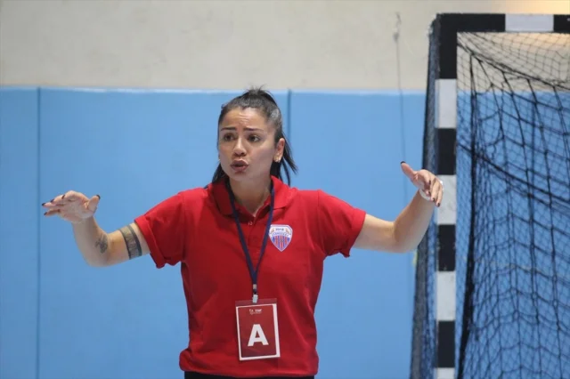 Kübra Akçayoğlu Hentbol Dünyasında Kalpleri Fethediyor