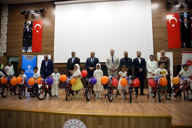 Şanlıurfa'da 700 Çocuğa Unutulmaz Hediye Sürprizi