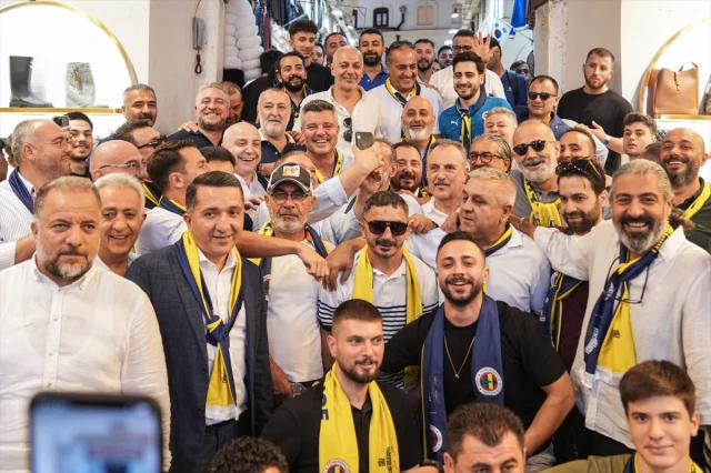 Sadettin Saran'ın Kapalıçarşı Ziyareti Fenerbahçe Taraftarının Desteğiyle Coştu