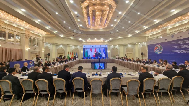 Orta Asya'nın Kalbi Taşkent'te Çarpıyor: Uzmanlar Buluşması...