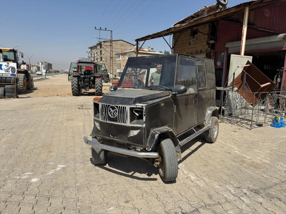 Hakkari'nin Genç Mucidi Hurda Parçalardan Elektrikli Arazi Aracı Yaptı