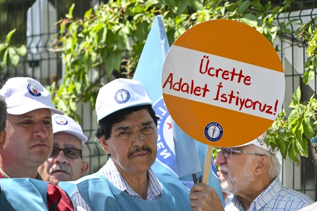 Memur Sendikaları Zam Görüşmelerinde Tepkili