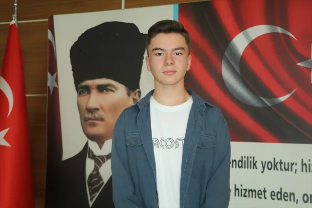 Rüzgarın Ters Dönmesine Rağmen Türk Bayrağına Yürekten Sadakat