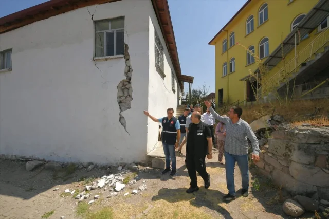 Sındırgı'daki Depremin Ardından Bölgedeki Çalışmalar Titizlikle Devam Ediyor