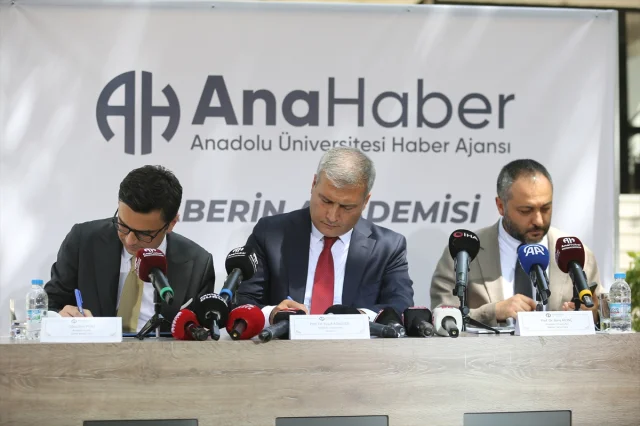 Anadolu Ajansı ve Anadolu Üniversitesi'nden Medyada Devrim