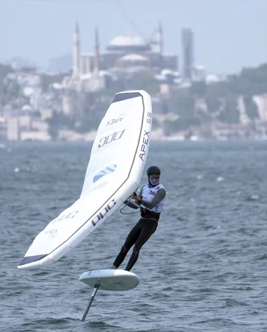 İstanbul'da Rüzgarın Efendileri Audi Wingfoil Racing Dünya Kupası'nda Yarışıyor