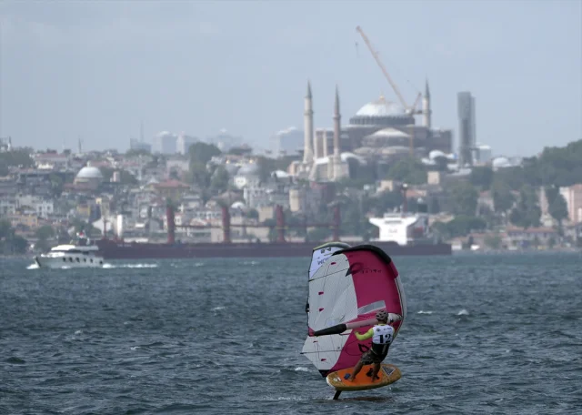 İstanbul'da Rüzgarın Efendileri Audi Wingfoil Racing Dünya Kupası'nda Yarışıyor