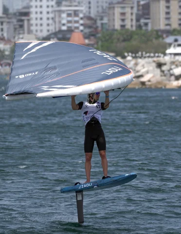 İstanbul'da Rüzgarın Efendileri Audi Wingfoil Racing Dünya Kupası'nda Yarışıyor