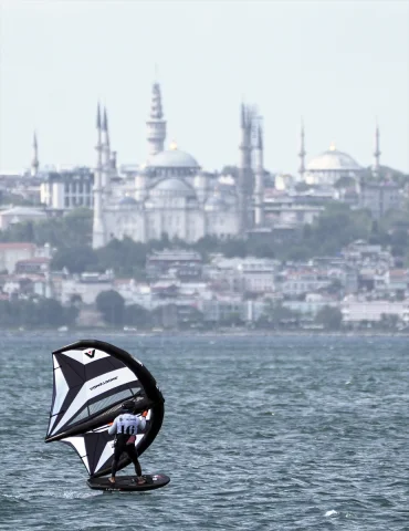 İstanbul'da Rüzgarın Efendileri Audi Wingfoil Racing Dünya Kupası'nda Yarışıyor