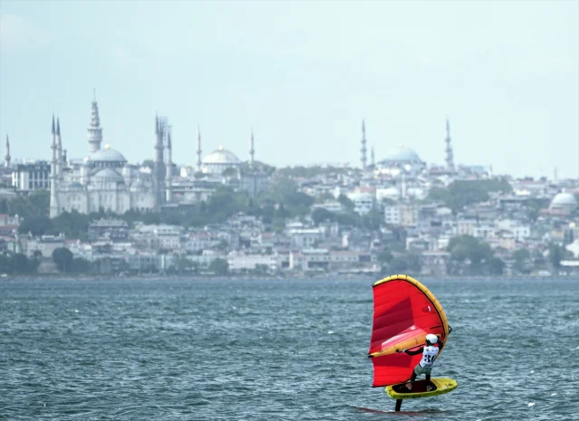 İstanbul'da Rüzgarın Efendileri Audi Wingfoil Racing Dünya Kupası'nda Yarışıyor