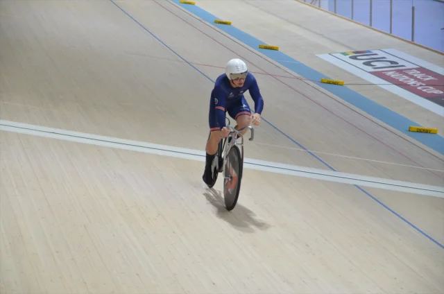 Konya'da Pist Bisikletinde Rekor Yağmuru