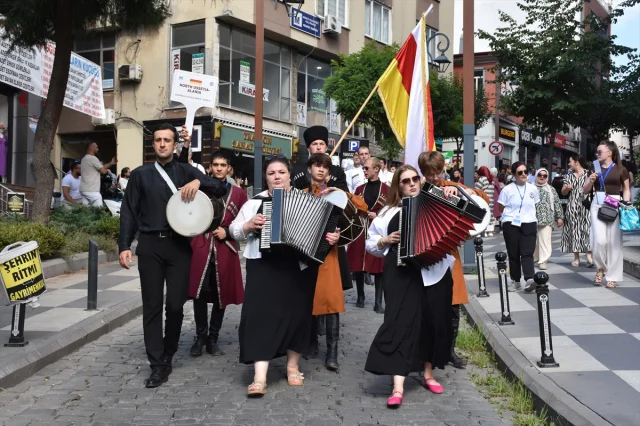Trabzon'da Kültür Rüzgarı: Horon ve Müzik Şöleni Başladı