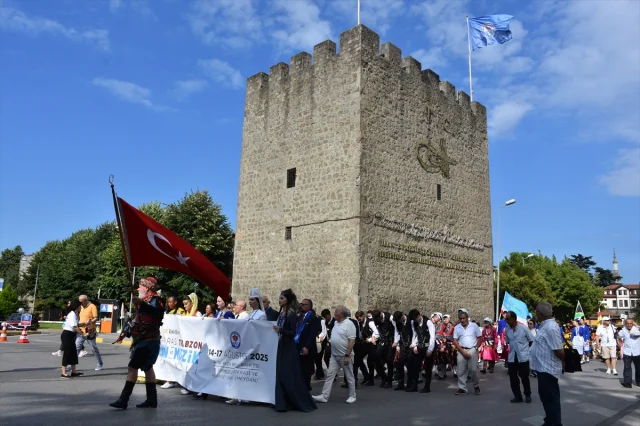 Trabzon'da Kültür Rüzgarı: Horon ve Müzik Şöleni Başladı
