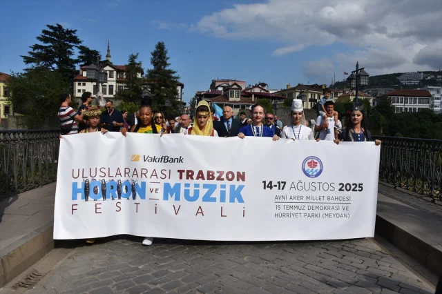 Trabzon'da Kültür Rüzgarı: Horon ve Müzik Şöleni Başladı
