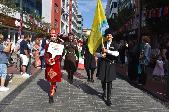 Trabzon'da Kültür Rüzgarı: Horon ve Müzik Şöleni Başladı