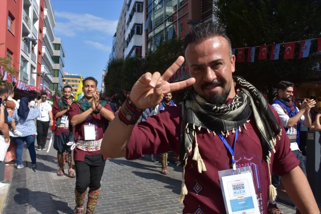 Trabzon'da Kültür Rüzgarı: Horon ve Müzik Şöleni Başladı
