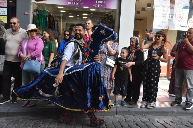 Trabzon'da Kültür Rüzgarı: Horon ve Müzik Şöleni Başladı