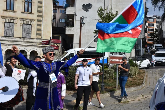 Trabzon'da Kültür Rüzgarı: Horon ve Müzik Şöleni Başladı